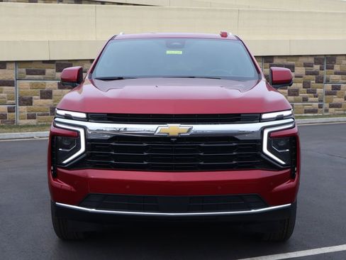 New 2026 Chevrolet Suburban LS image 2