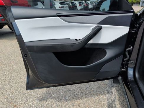 Used 2026 Tesla Model Y AWD image 12