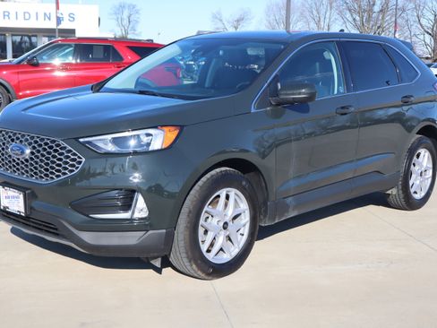 Used 2024 Ford Edge SEL w/ Convenience Package image 2