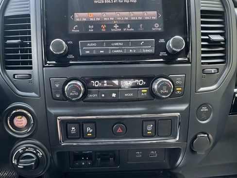 Used 2023 Nissan Titan SV w/ SV Convenience Package image 32