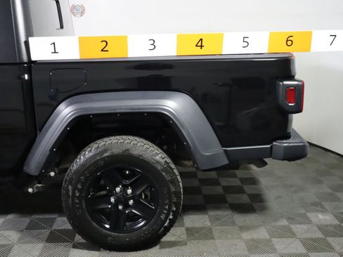 Used 2021 Jeep Gladiator Sport image 12