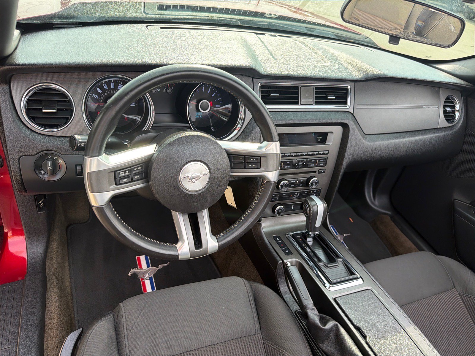 Used 2014 Ford Mustang Convertible RWD image 17