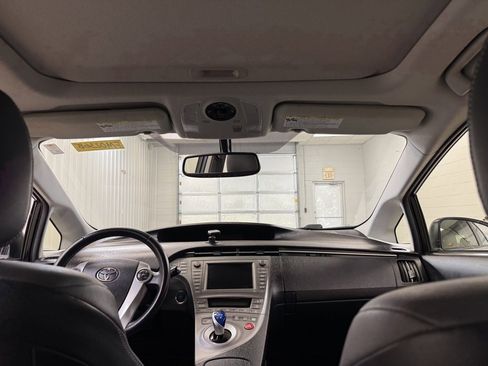 Used 2013 Toyota Prius Four image 17