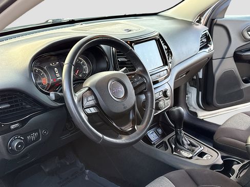 Used 2014 Jeep Cherokee Altitude w/ Comfort/Convenience Group image 4