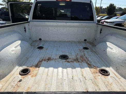 Used 2024 RAM 2500 Tradesman w/ Chrome Appearance Group AWD/4WD image 13