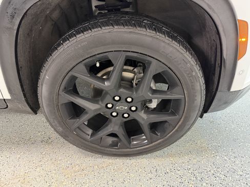 Used 2024 Chevrolet Traverse RS image 31