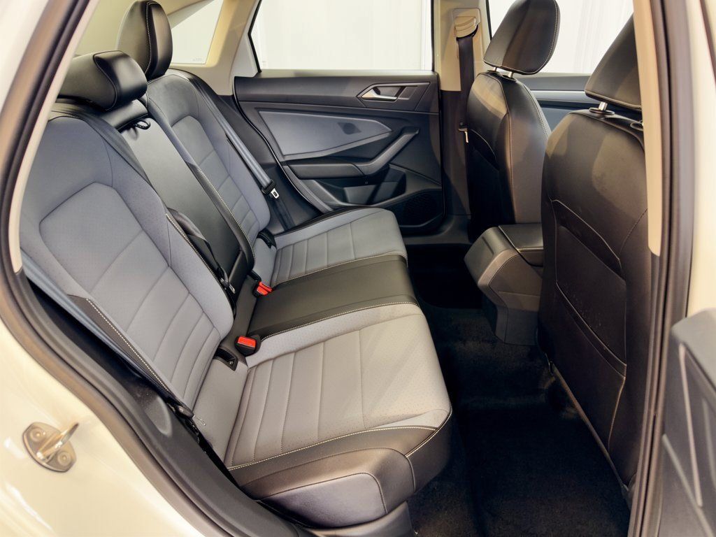 Certified 2026 Volkswagen Jetta SE FWD image 29