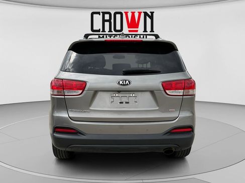 Used 2016 Kia Sorento AWD w/ LX Convenience Package image 4