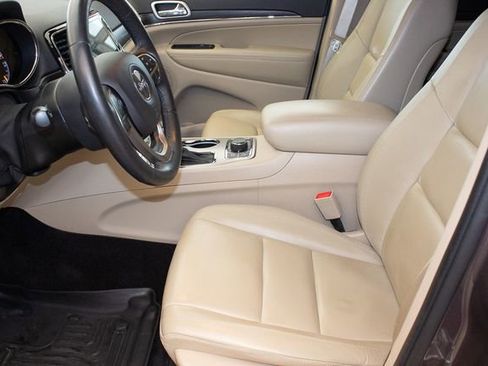 Used 2019 Jeep Grand Cherokee Limited image 19