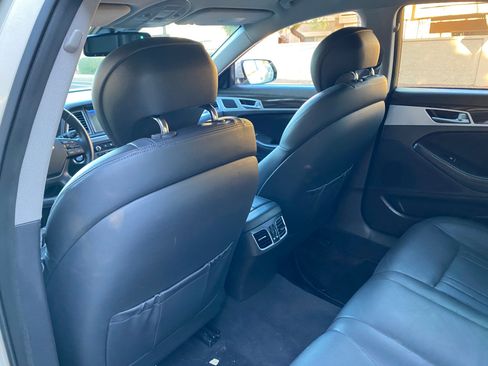 Used 2015 Hyundai Genesis 3.8 image 36