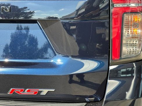 Used 2024 Chevrolet Suburban RST image 27