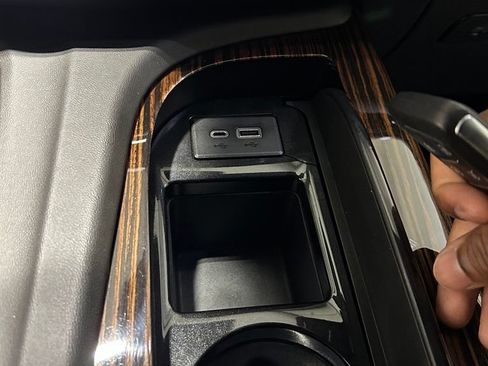 Used 2022 Cadillac Escalade Premium Luxury w/ Performance Package AWD/4WD image 27
