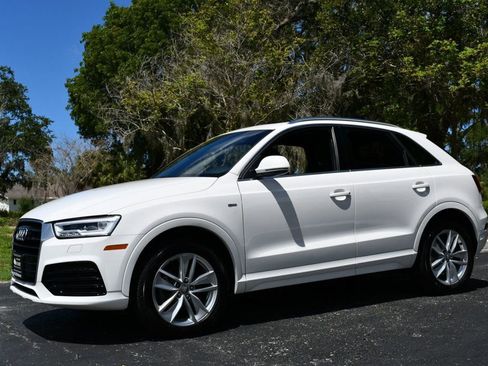 Used 2018 Audi Q3 2.0T Premium Plus w/ Premium Plus Package AWD/4WD image 24