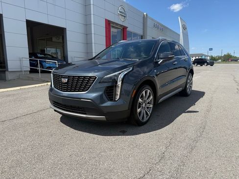 Used 2021 Cadillac XT4 Premium Luxury FWD image 3