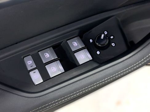 Used 2024 Audi Q8 e-tron Premium Plus image 13