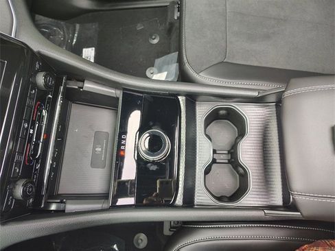 New 2025 Jeep Grand Cherokee Altitude image 26