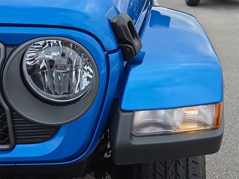 New 2026 Jeep Gladiator Sport image 10