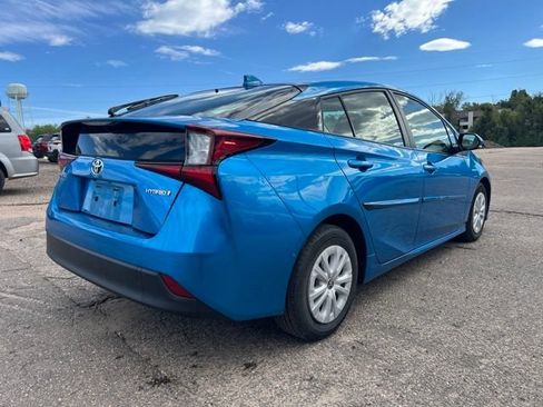Used 2021 Toyota Prius LE FWD image 6