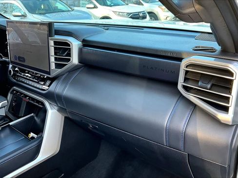 Used 2025 Toyota Sequoia Platinum image 17