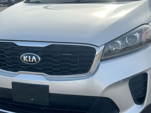 Used 2020 Kia Sorento LX image 11