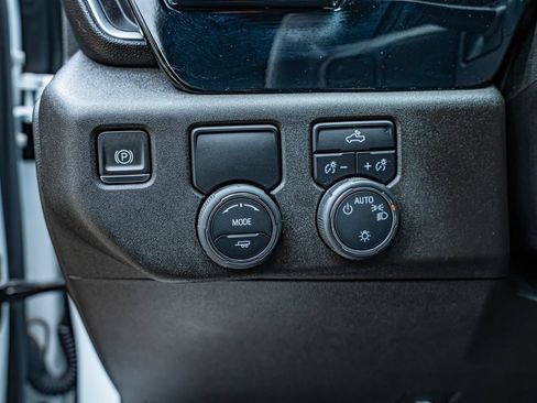 Used 2023 Chevrolet Silverado 1500 LT RWD image 18