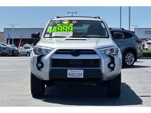 Used 2021 Toyota 4Runner Venture AWD/4WD image 9