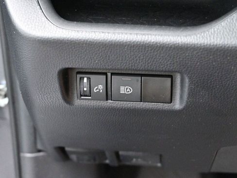 Used 2022 Toyota RAV4 XLE AWD/4WD image 26
