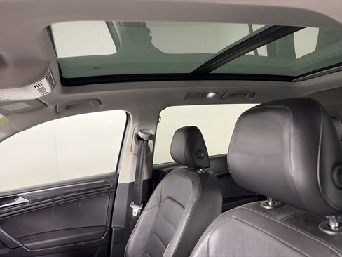 Used 2019 Volkswagen Tiguan SEL Premium image 15