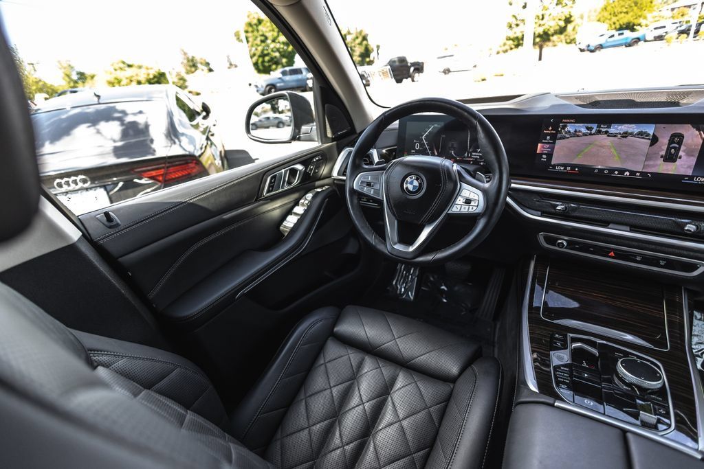 Used 2024 BMW X7 xDrive40i AWD/4WD image 21