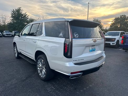 Used 2024 Cadillac Escalade Premium Luxury AWD/4WD image 4