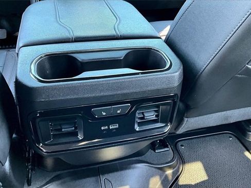 Used 2023 GMC Sierra 1500 AT4 w/ AT4 Preferred Package image 11