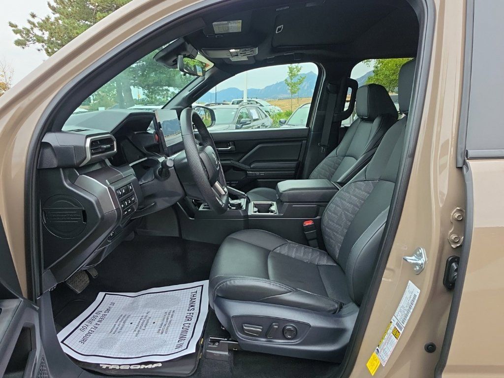 Used 2026 Toyota Tacoma TRD Off-Road w/ TRD Off Road Premium Package AWD/4WD image 25