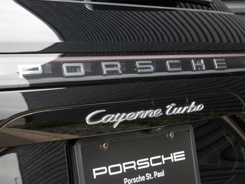 Used 2022 Porsche Cayenne Turbo image 24