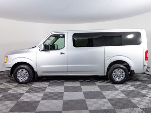 Used 2019 Nissan NV 3500 SV w/ Navigation Package image 4