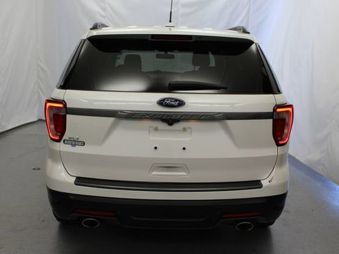 Used 2018 Ford Explorer XLT w/ Equipment Group 202A FWD image 7