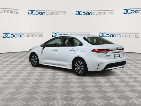 Used 2022 Toyota Corolla LE FWD image 6