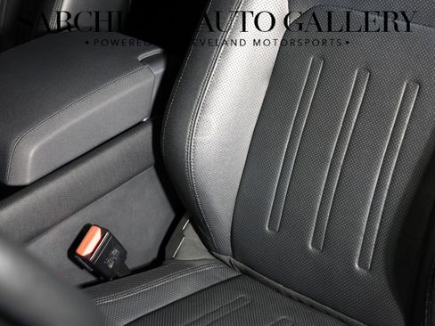 Used 2022 Land Rover Defender 90 X-Dynamic S image 39