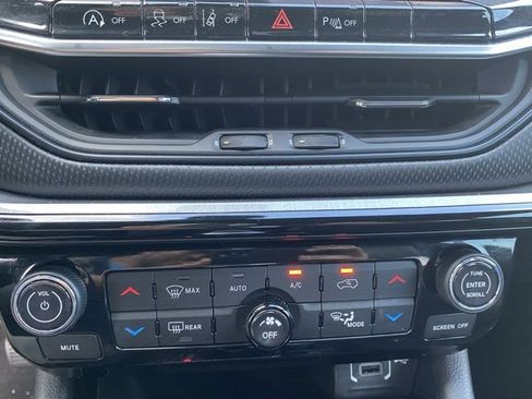 Used 2024 Jeep Compass Trailhawk image 21