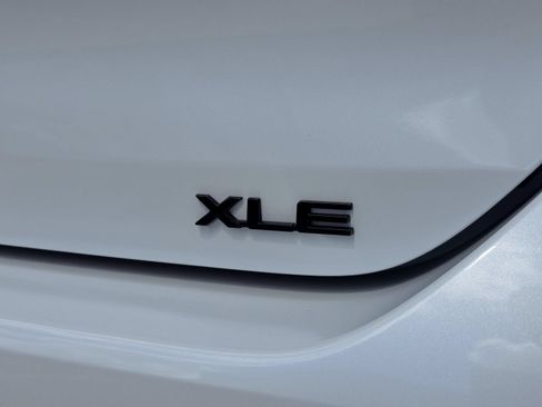 Used 2025 Toyota Highlander XLE AWD/4WD image 41