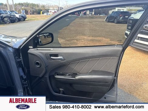Used 2023 Dodge Charger R/T w/ Blacktop Package image 29
