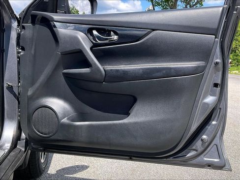Used 2019 Nissan Rogue SL w/ Premium Package AWD/4WD image 11