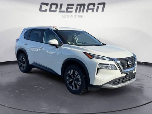 Used 2023 Nissan Rogue SV image 7