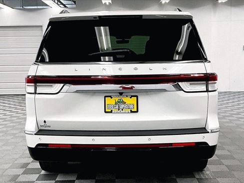 Used 2024 Lincoln Navigator Reserve image 4