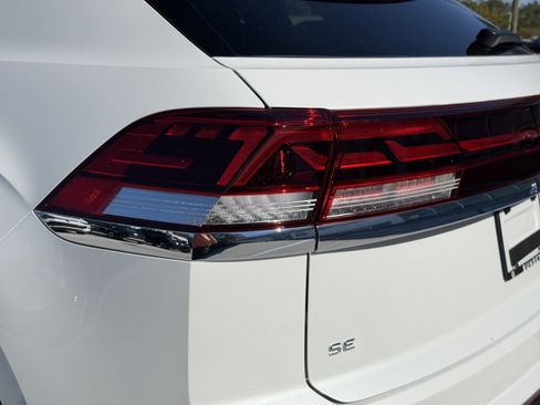 New 2026 Volkswagen Atlas Cross Sport SE image 8