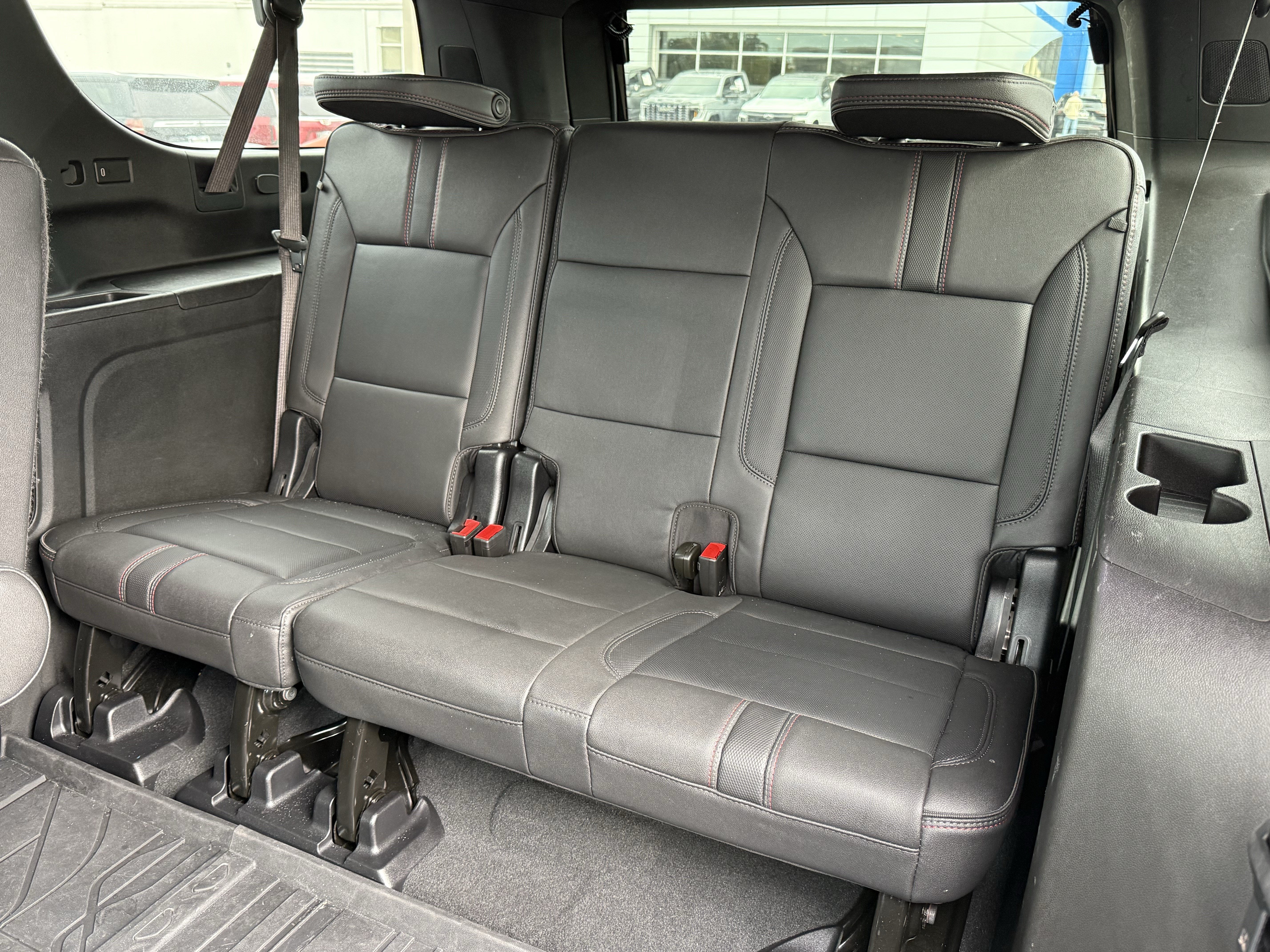 Used 2026 Chevrolet Suburban RST w/ Comfort Package AWD/4WD image 36