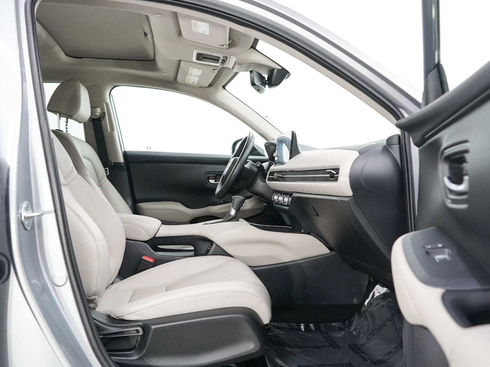 Used 2025 Honda HR-V EX-L image 11