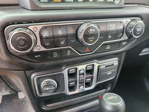 Used 2021 Jeep Gladiator Sport image 33