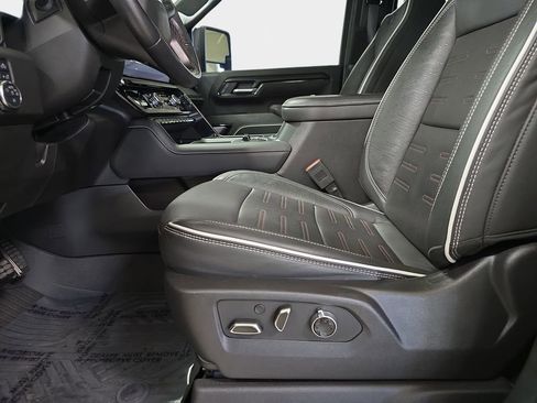 Used 2024 GMC Sierra 2500 AT4X w/ AT4X AEV Edition image 28