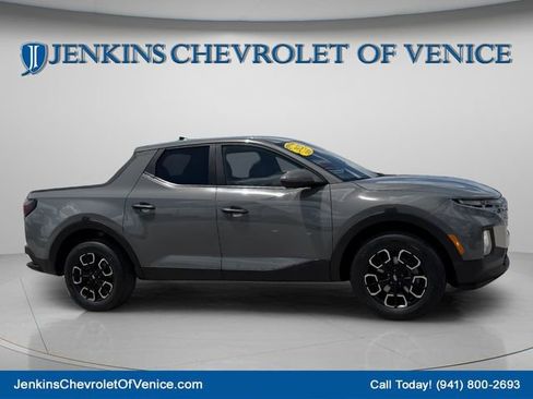 Used 2022 Hyundai Santa Cruz SEL FWD image 2