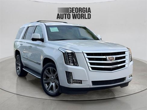 Used 2016 Cadillac Escalade Premium AWD/4WD image 2